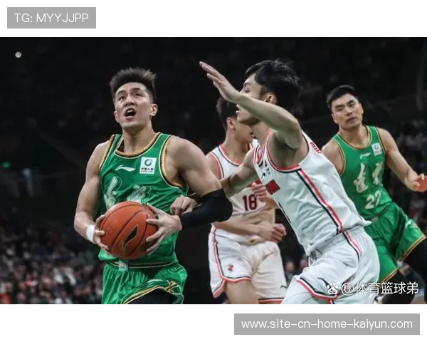 中国男篮禁区得分42比38领先 内线优势在下半场充分体现